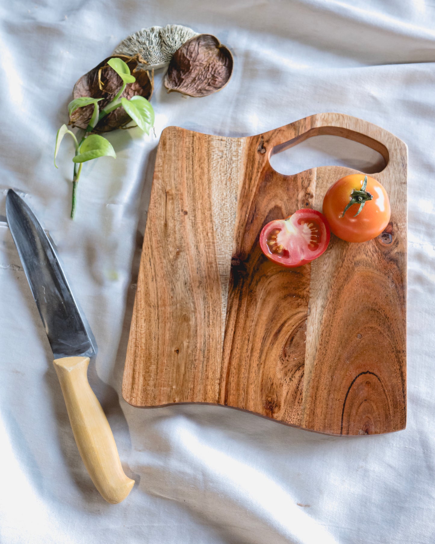 Onewood wave chopping board