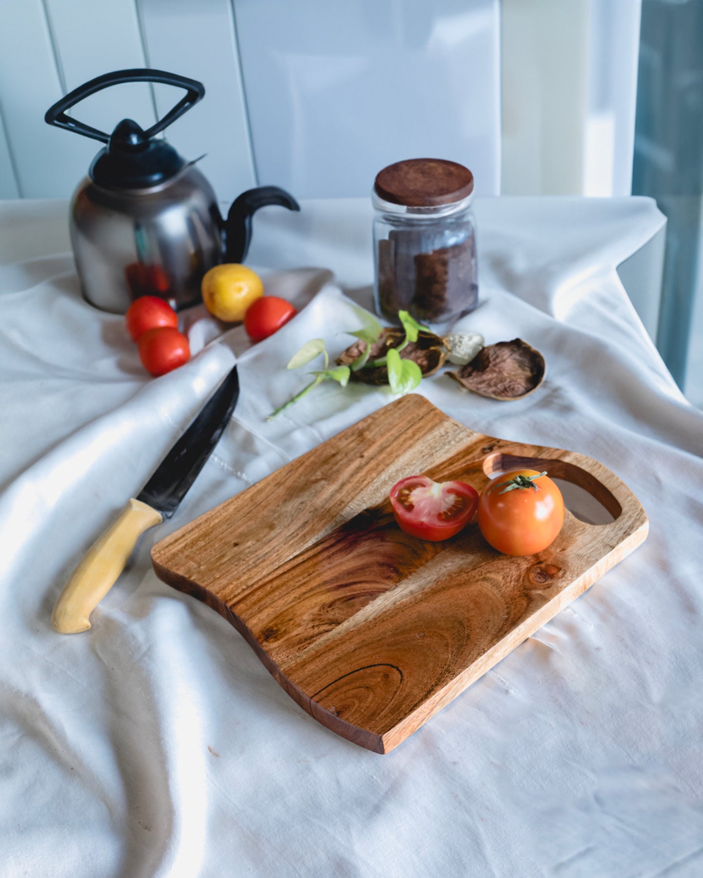 Onewood wave chopping board