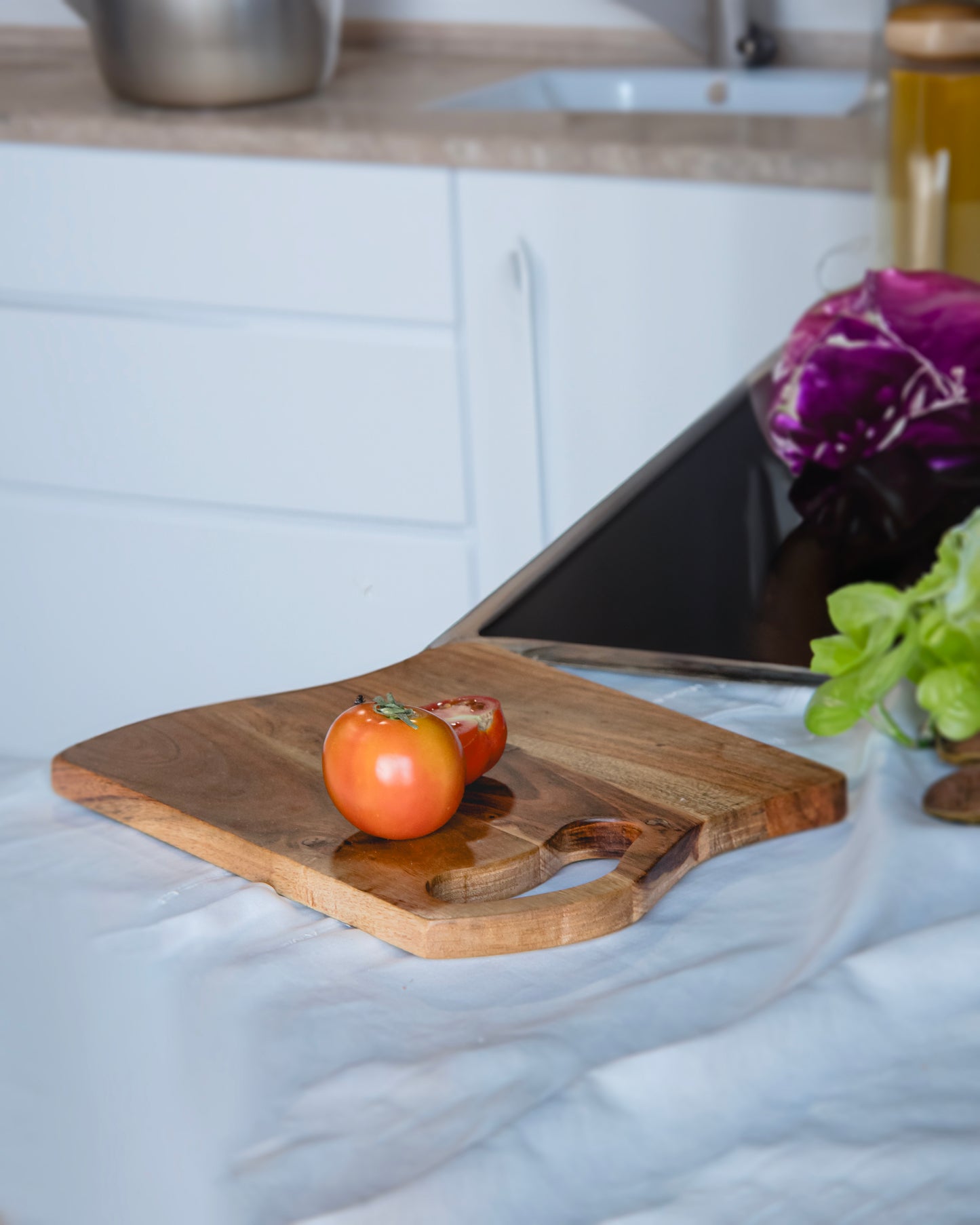 Onewood wave chopping board