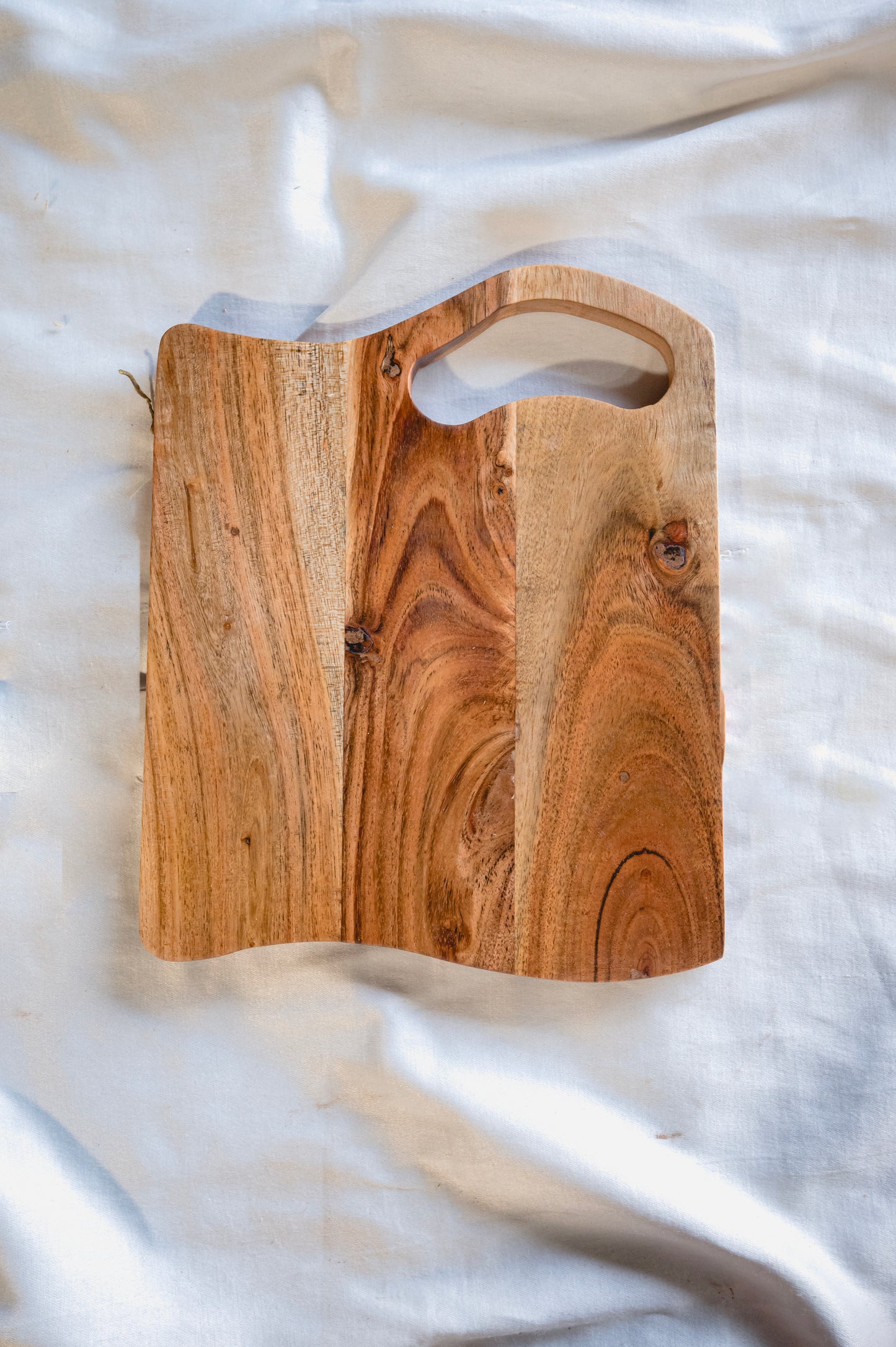 Onewood wave chopping board